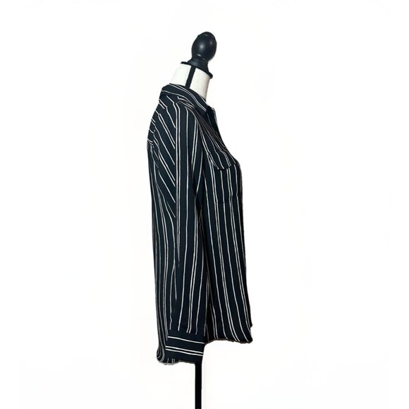 Who What Wear Top Women’s XS Black And White Stripe Button Down Pockets - Picture 4 of 10